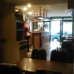 Eiffel Hostel *