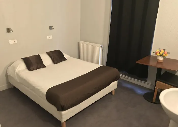 Eiffel Hostel